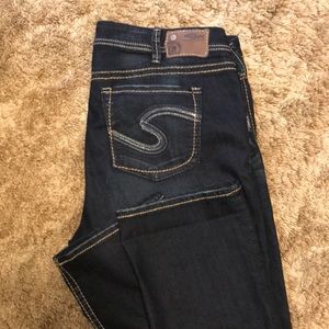 Silver Jeans Suki Capris super dark wash SZ 18